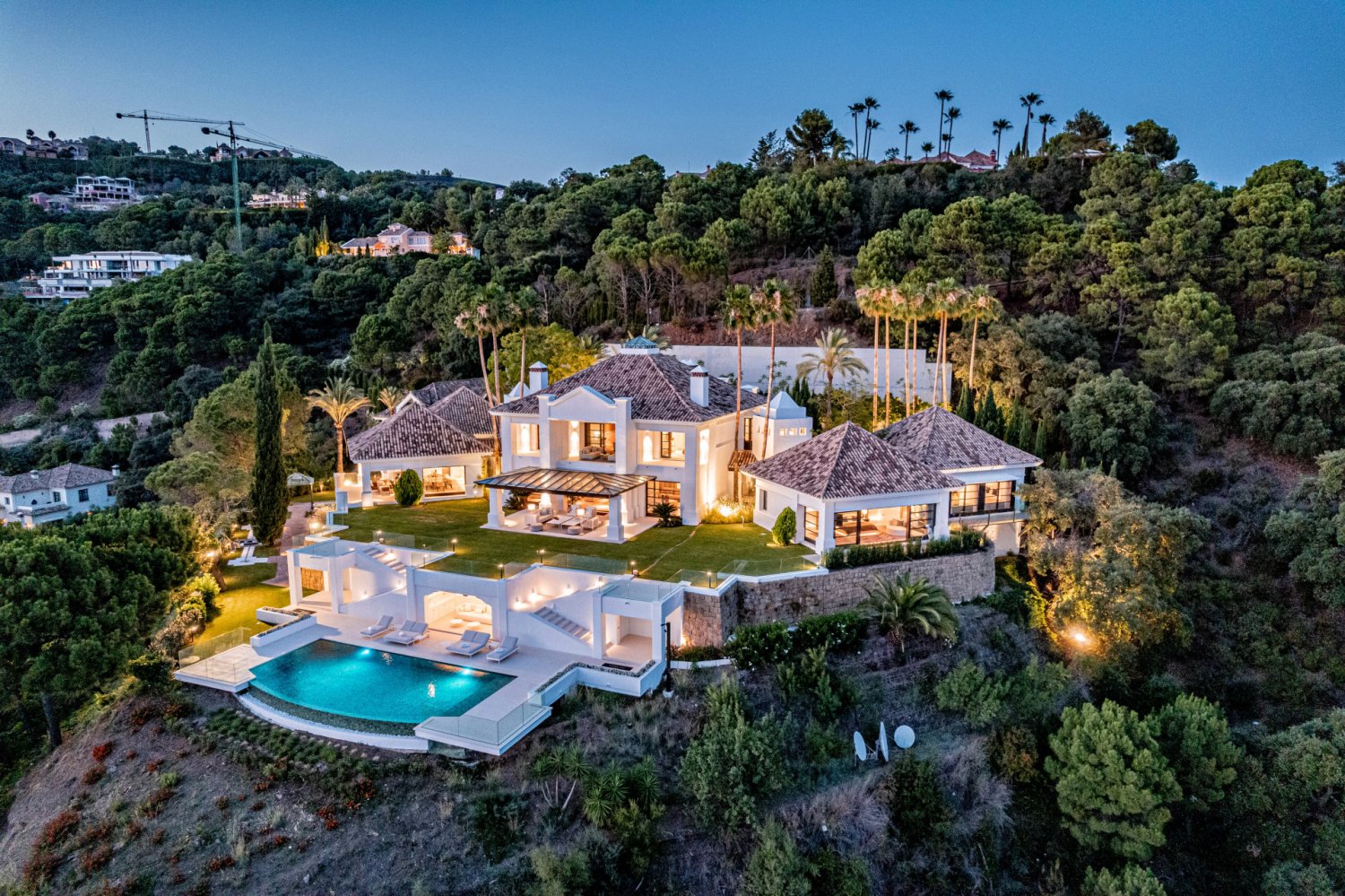 V2460AP - Villa única en La Zagaleta, Benahavís
