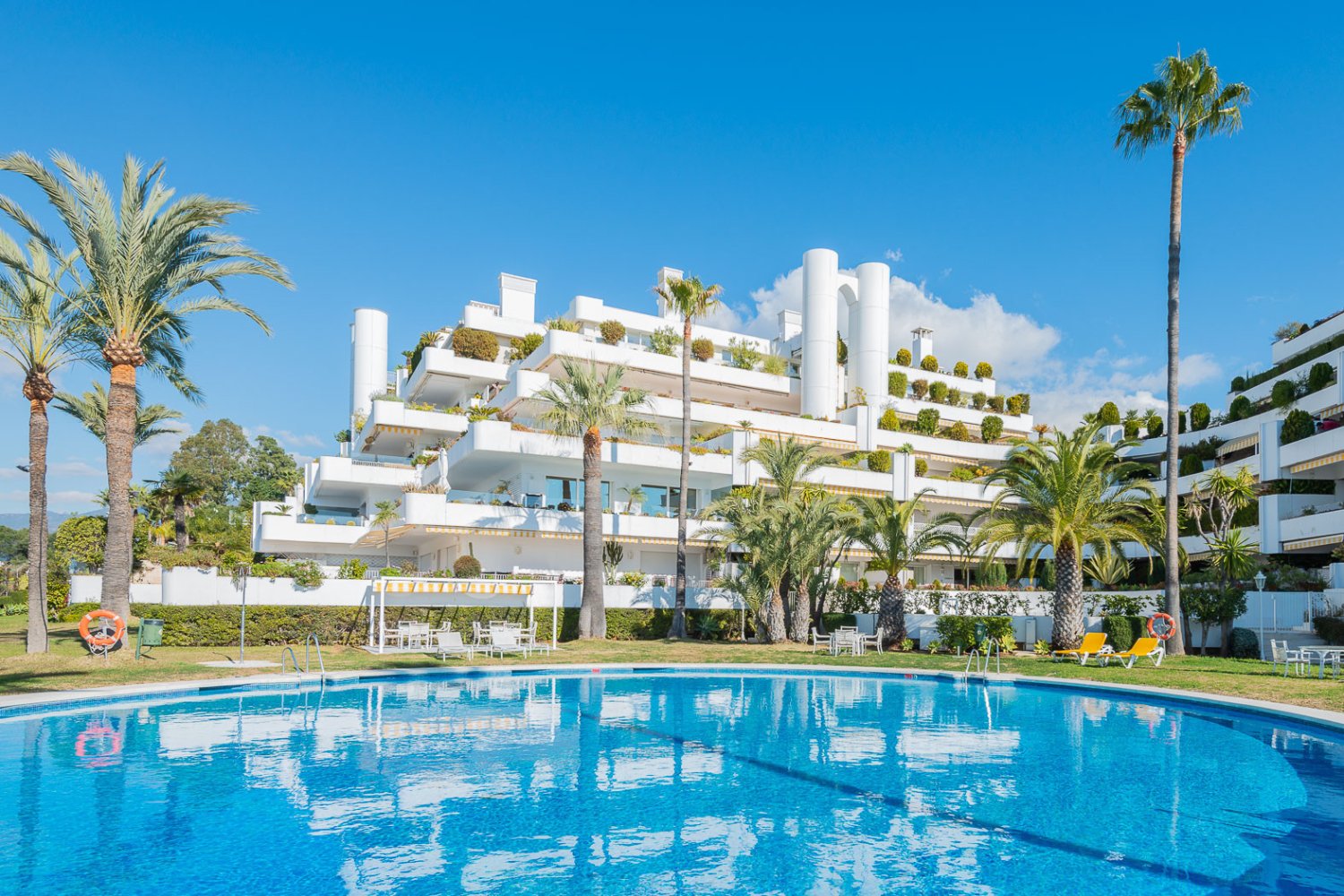 A1601AP - Apartamento magníficamente situado en Terrazas de las Lomas, MARBELLA GOLDEN MILE