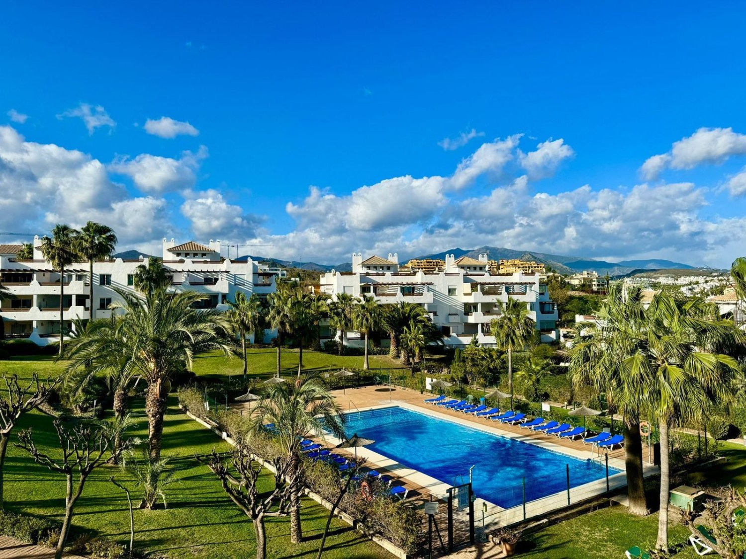 Apartment for sale in New Golden Mile, Estepona East