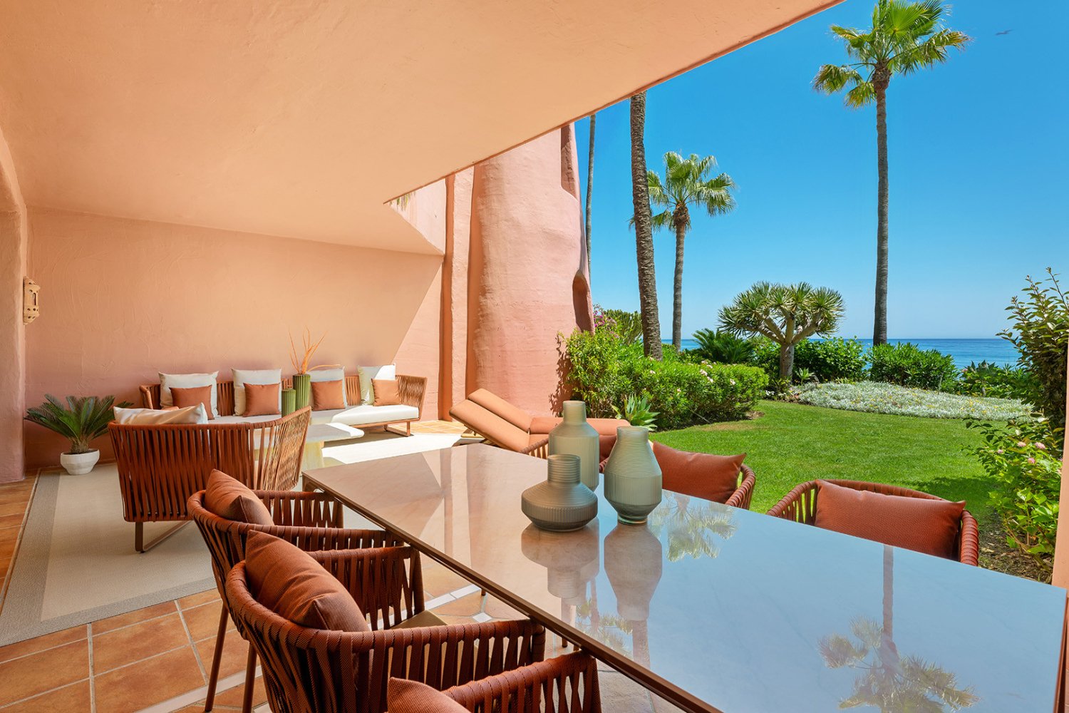 Apartamento en Planta Baja junto a la Playa de Estepona