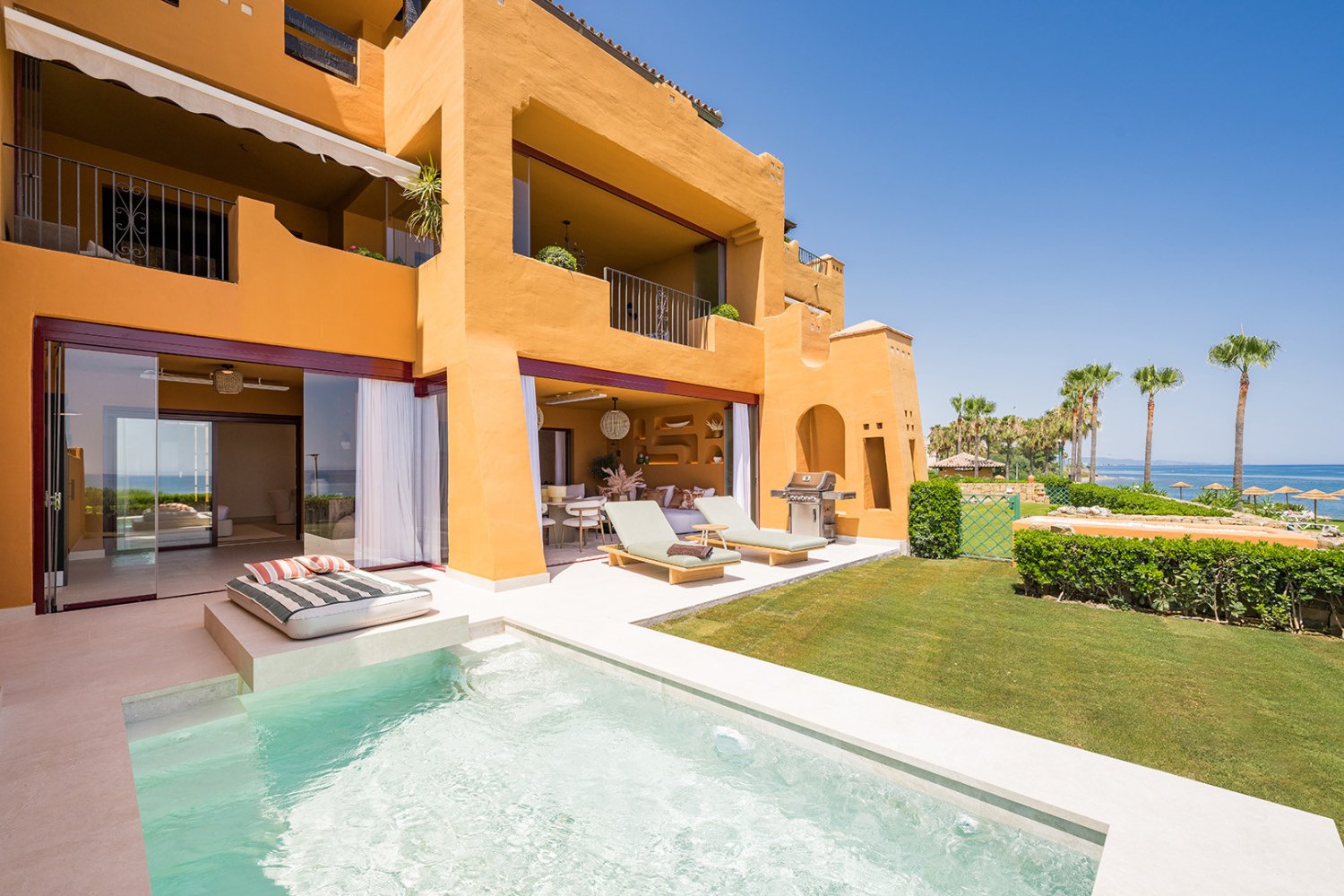 Complejo en primera línea de playa, Granados del Mar, Estepona
