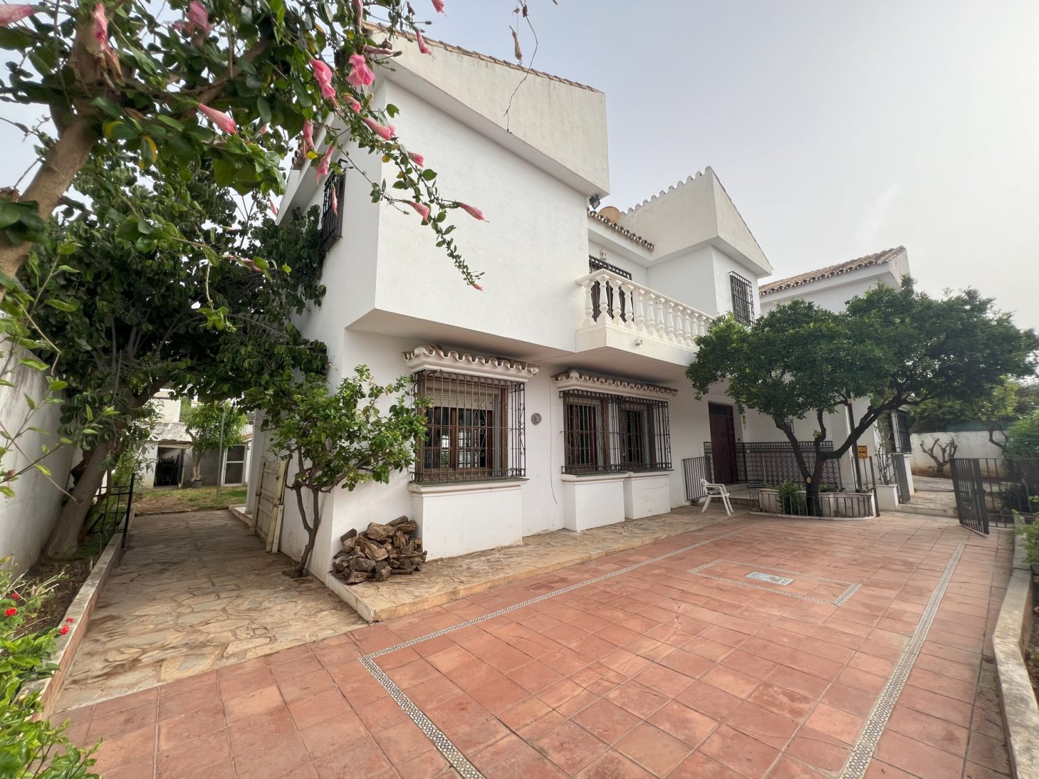 Unique Investment Opportunity: Villa with Great Renovation Potential in the center Marbella