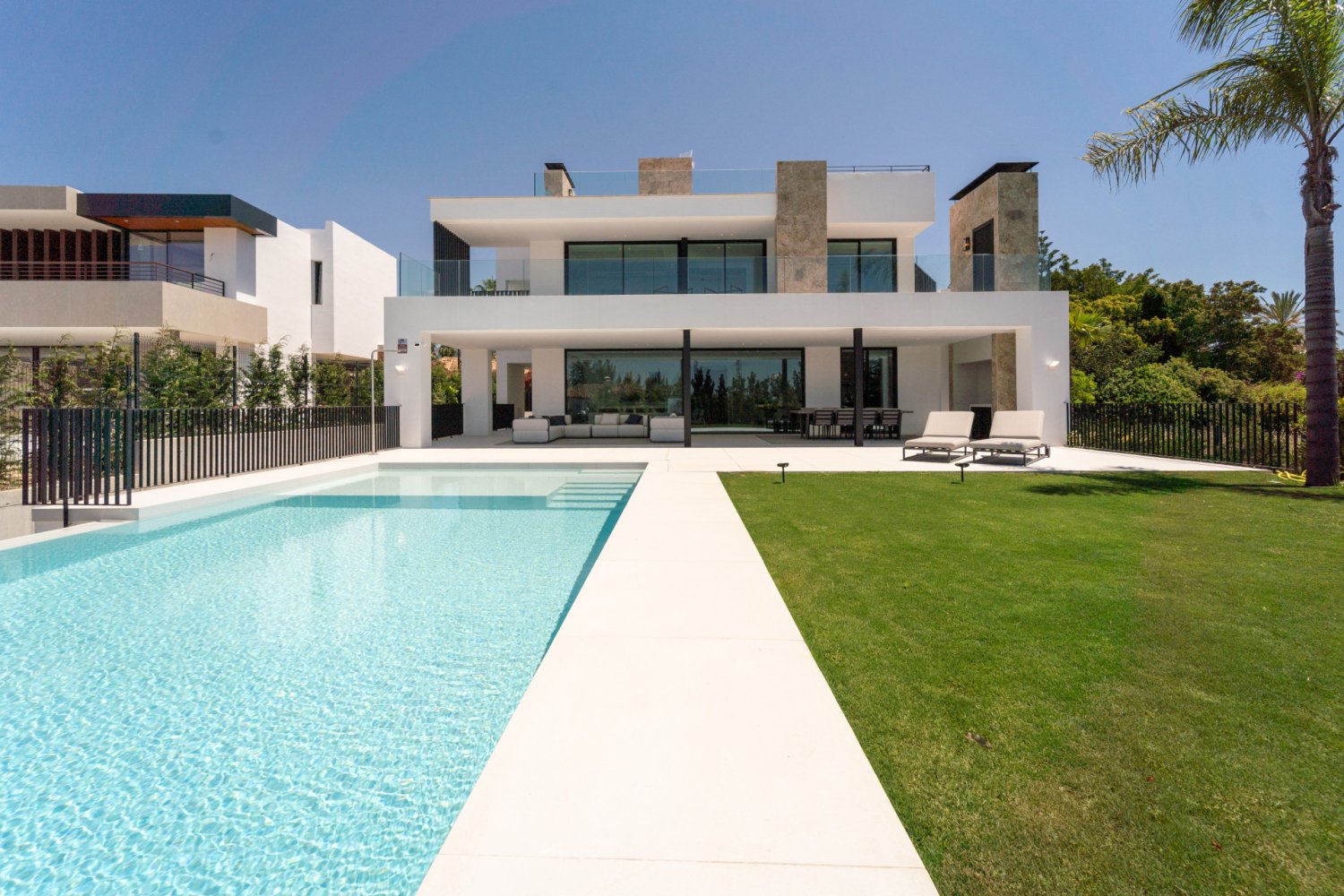 Luxury Villa for Sale in Los Naranjos Golf, Marbella